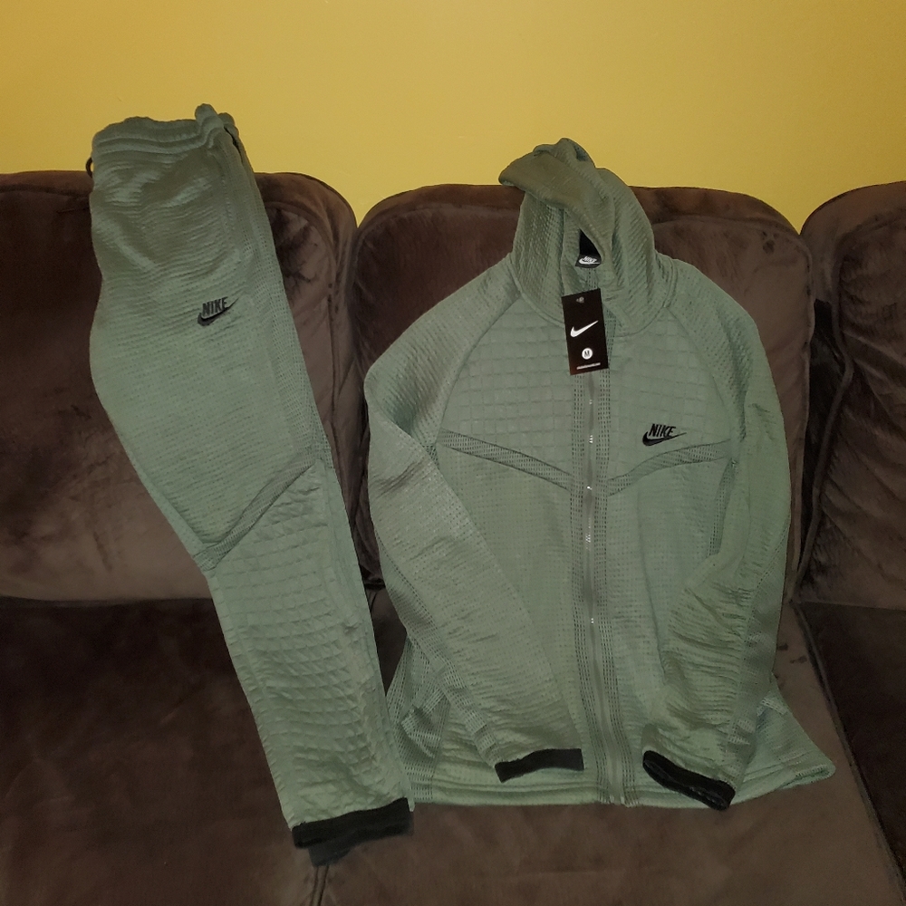Nike Sweatsuit medium
